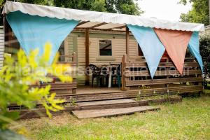 Mobil-home climatisé, camping 3étoiles, 5 min du Lac et à 15 min de Mimizan-Plage à Sainte-Eulalie-en-Born