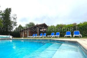 Villa spacieuse à Sainte-Eulalie-en-Born, terrasse, piscine privée à Sainte-Eulalie-en-Born