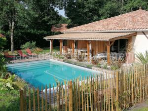 Magnifique villa avec piscine à Sainte-Eulalie-en-Born