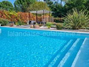 La Cabane au Carbet Piscine chauffée au calme dans la nature à Sainte-Eulalie-en-Born